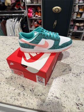 Nike Dunk Low ME